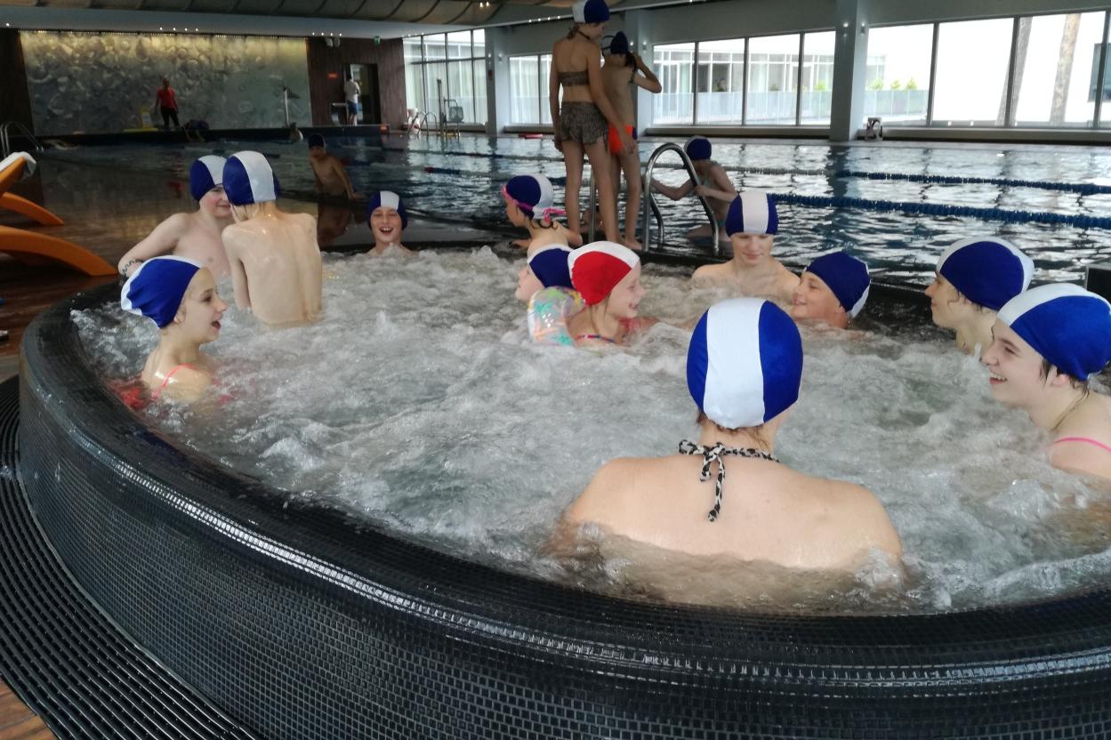 Angel for a Day Lettland - Swimming for disadvantaged kids