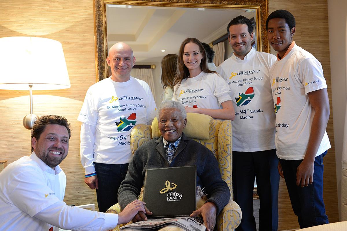 Das neue Projekt in Qunu, Südafrika, wurde feierlich mit der Child & Family Foundation und der Familie Mandela eröffnet. 