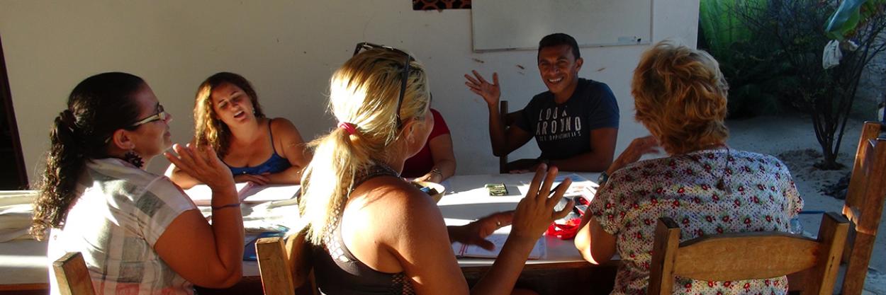 Englischunterricht beim Projeto Textil in Brazil - Child & Family Foundation  